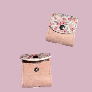 Airpods 1&2 Generation! Light pink Floral! Can be attached to keychains!